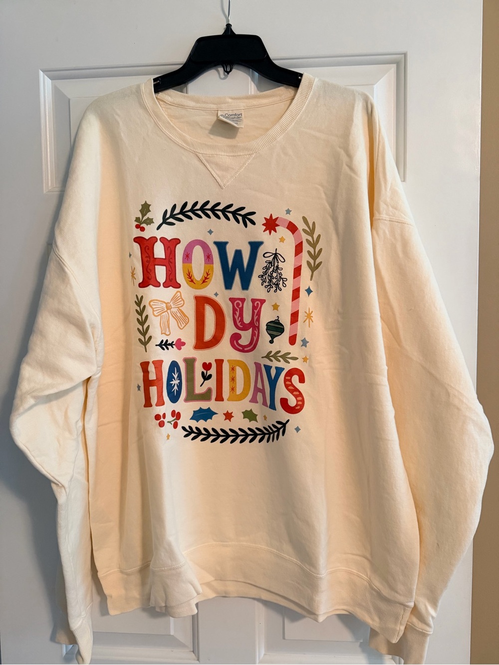 Cream 'Howdy Holidays' Graphic Holiday Sweatshirt